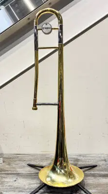 Yamaha Band - Semi-Open Wrap Bass Trombone with F Attachment - Gold Brass Lacquer 2